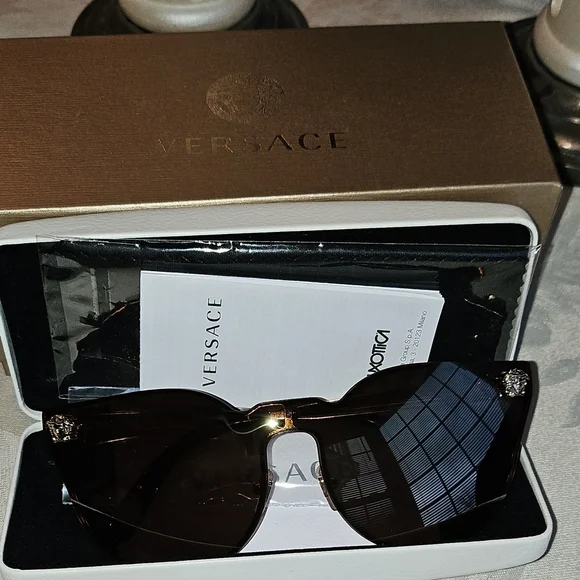 Versace Brown Sunglasses with White Case And Box - Picture 3 of 11